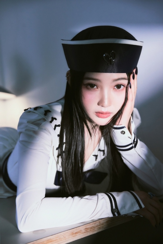 KPop idol Joy from Red Velvet makes her baseball debut with Kiwoom Heroes