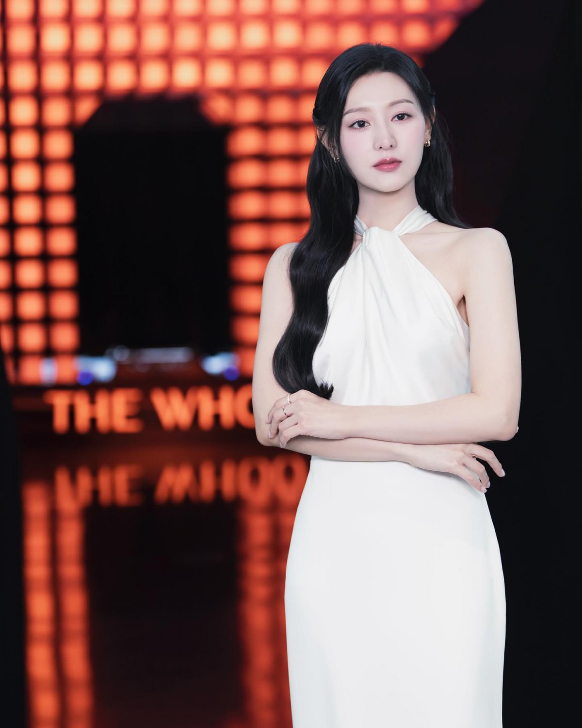Actress Kim Ji-won dazzles in a white dress, hinting at her new drama role
