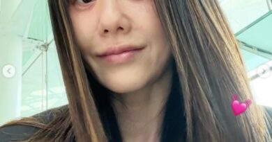 Korean Actress Ko Hyun-jung Stuns with Bare-Faced Beauty and Unique Style