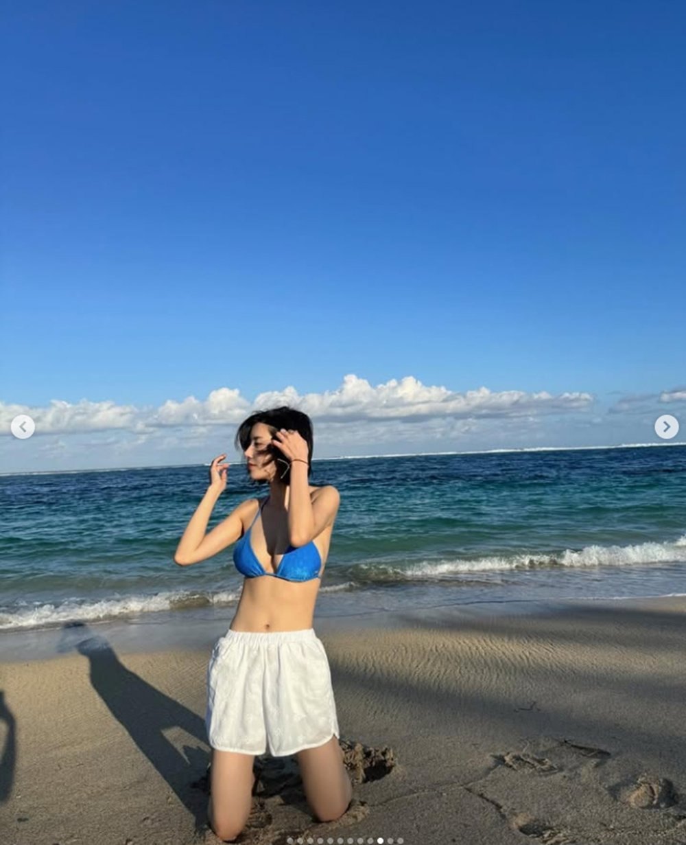 Goddess of Waterbomb Kwon Eun-bi's alluring beach photoshoot and solo career updates