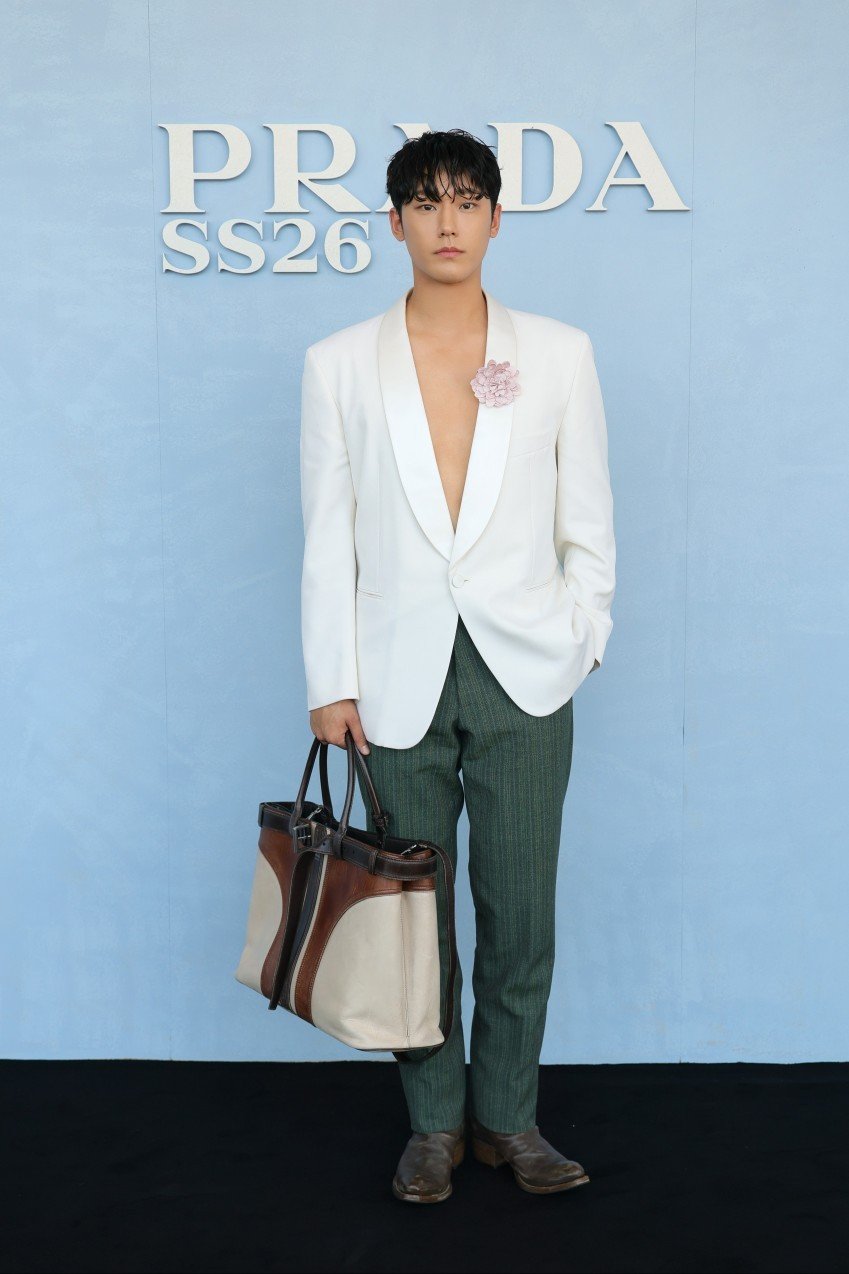 Korean actor Lee Do-hyun makes a mark at the Prada 2026 Fashion Show Milan
