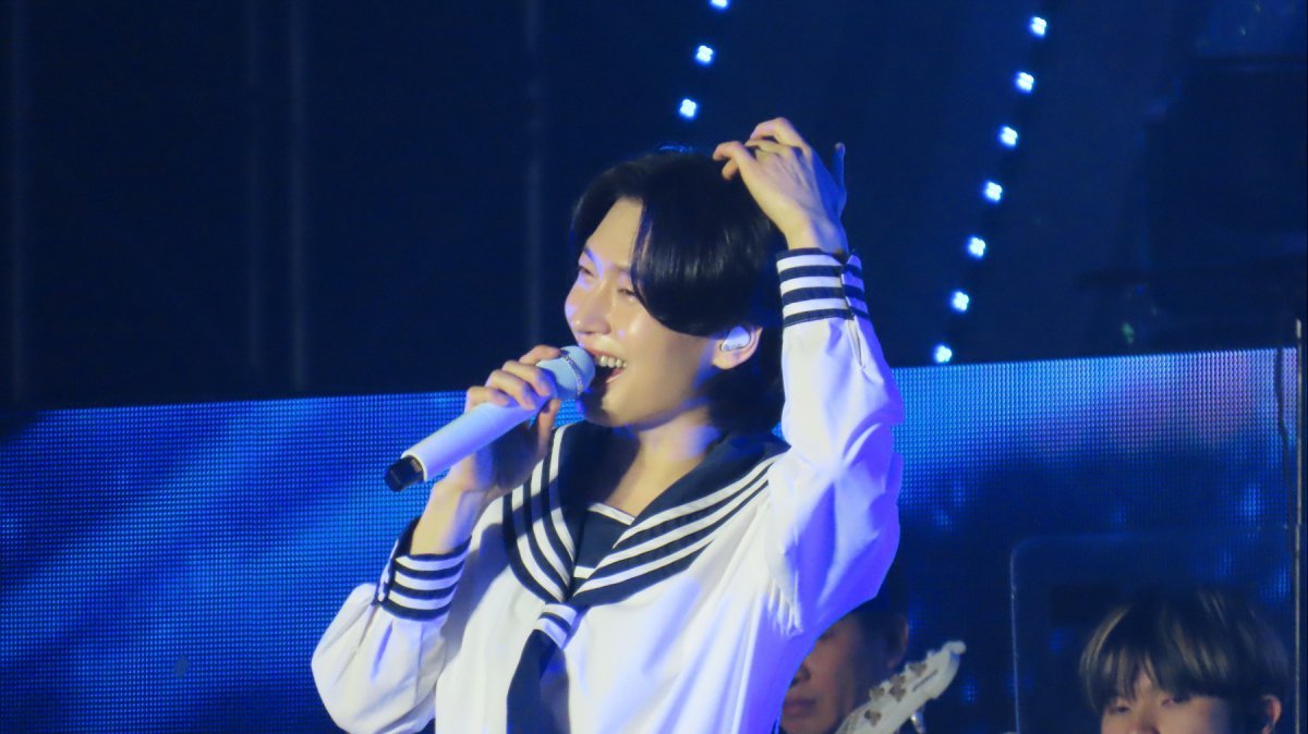 Mr Trot 3 top 6 mesmerize Incheon audience with captivating performances.