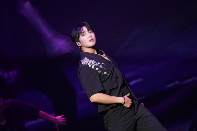 A thrilling trot musical journey at Nu.Na.Show, orchestrated by Jang Yoon-jung.