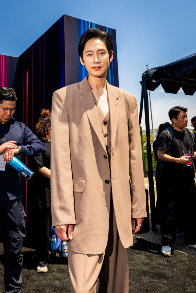 Park Sung-hoon at TUDUM 2025 discussing Squid Game Season 3.