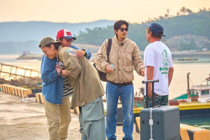 Uncover the joy and friendship in TV CHOSUN's Seasonal Man with stars like Yoon Kye-sang.