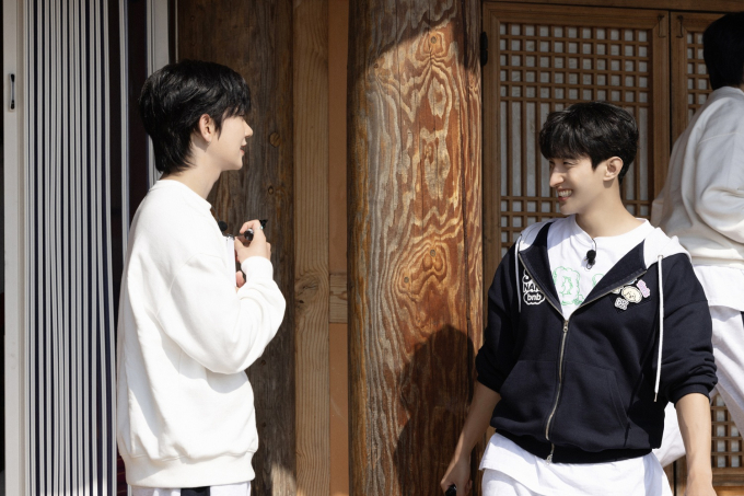 SEVENTEEN relaxes in a guesthouse on NANA bnb with SEVENTEEN debuting on Disney+.