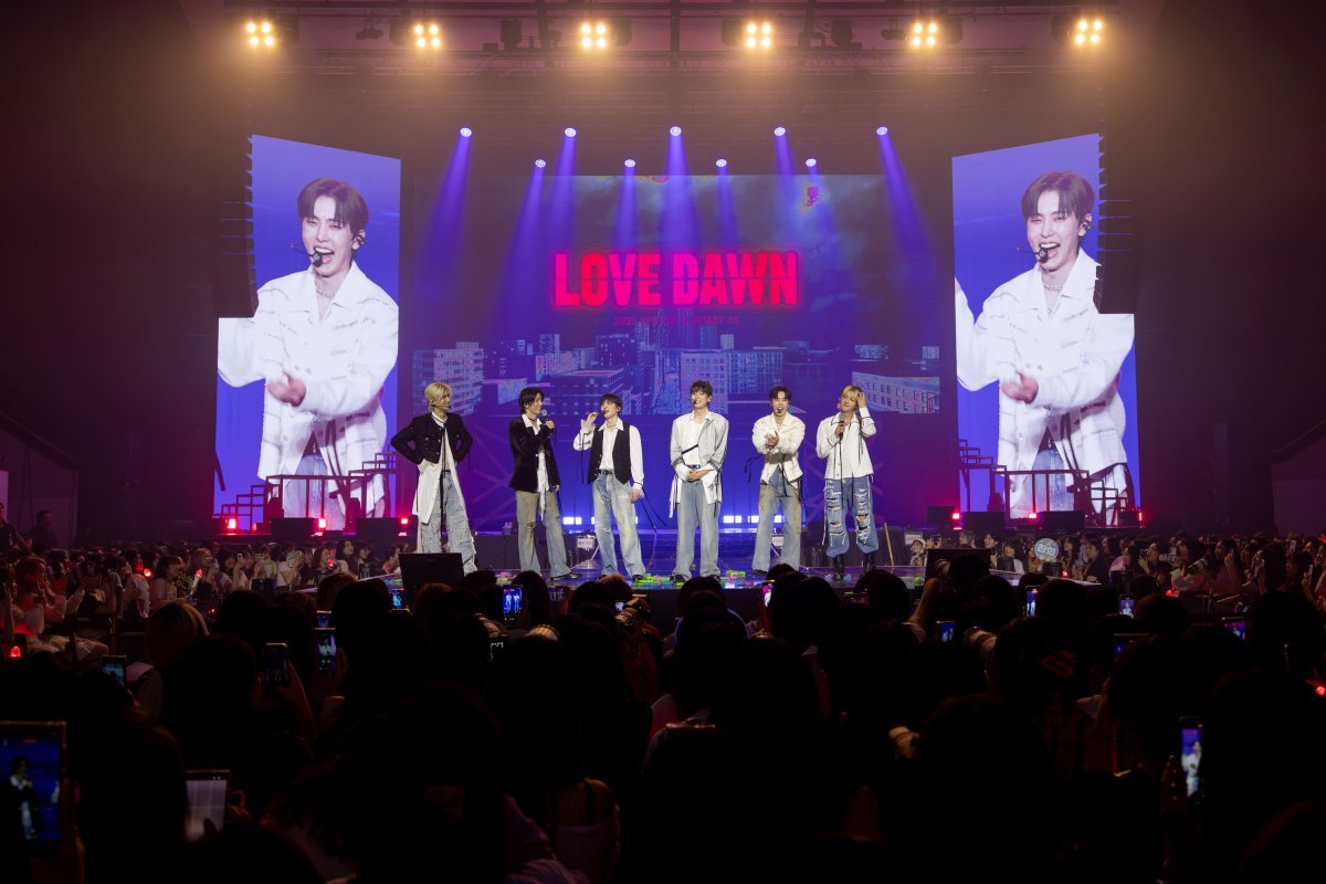 SF9 LIVE FANTASY concert in Seoul showcases versatile musical performances