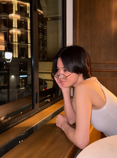 Korean actress Song Hye-kyo's elegant appearance in Madrid excites global fans.