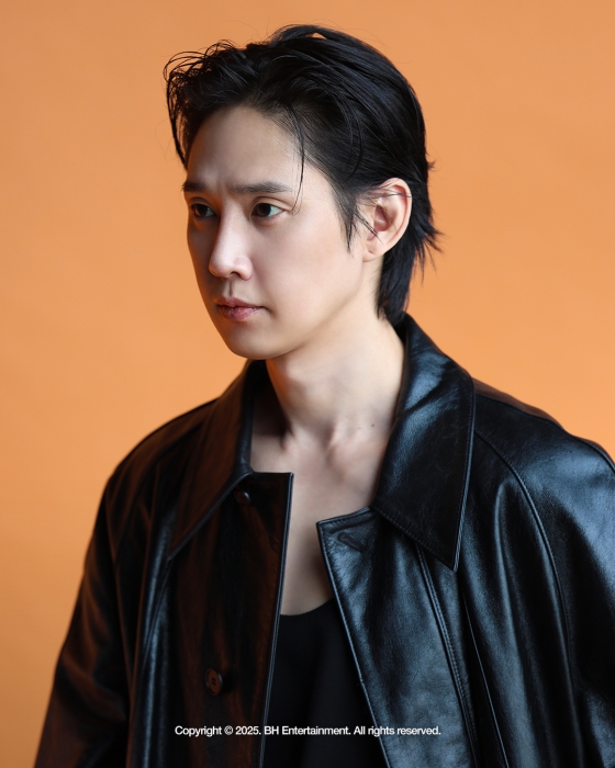 actor park sung hoon returns in squid game showing his range and depth as an actor