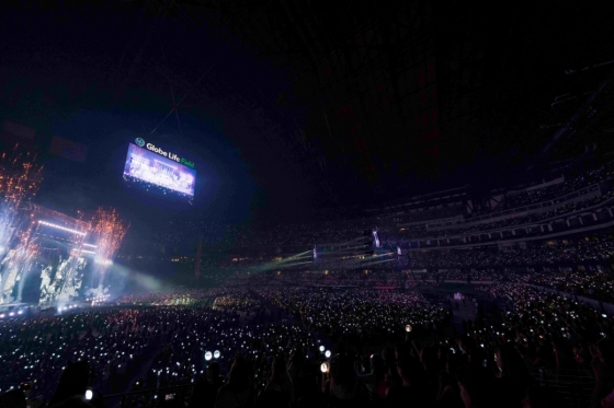Stray Kids illuminate Arlington's Globe Life Field with breathtaking concerts.