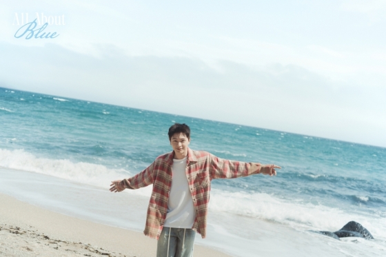 Renowned singer-actor Sungjae Yook presents All About Blue capturing emotions of blue hues