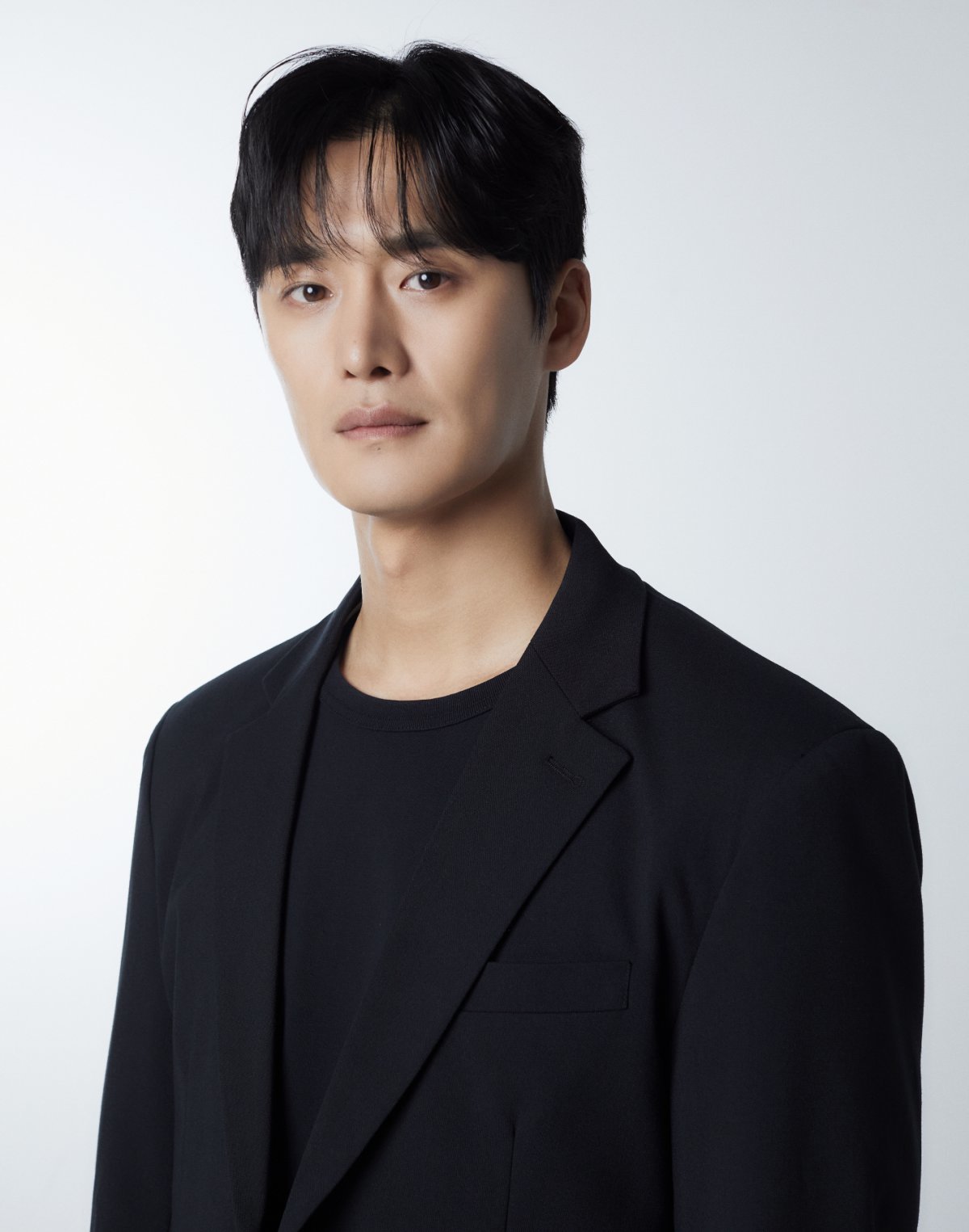 Lee Se-ho channels a compelling villain in Wavve's ONE: High School Heroes.