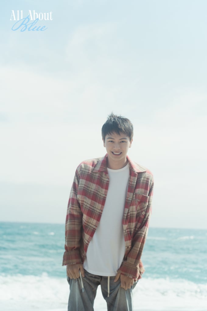 Yook Sungjae captivates fans with his fresh look and upcoming mini-album release.