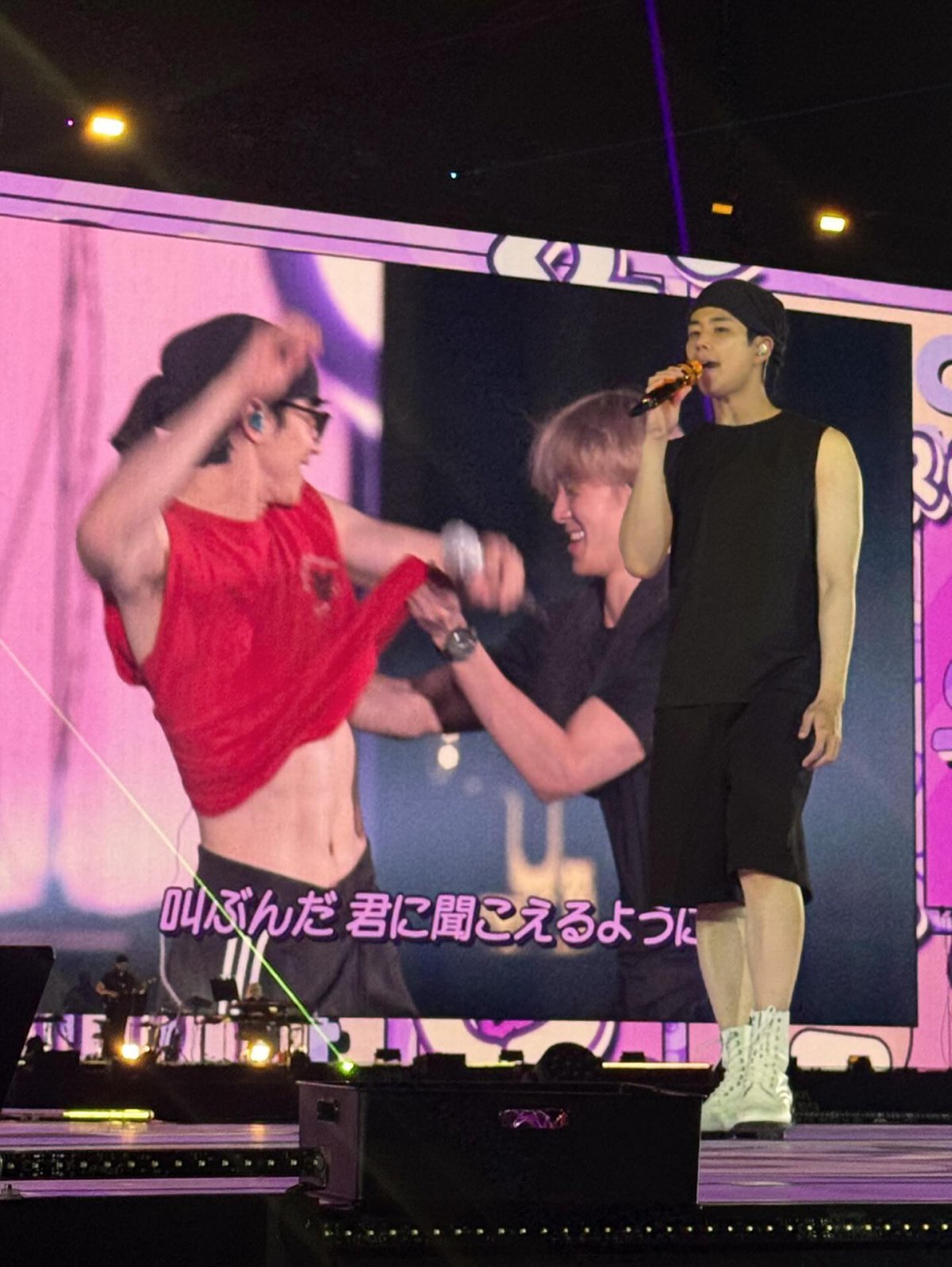 An inside look at Cha Eunwoos behindthescenes moments from ASTROs Japan concert